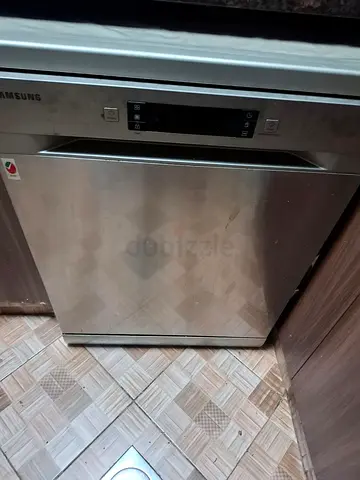 Samsung dishwasher with 3 tiers, silver color
