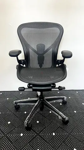 Herman miller Aeron remastered size B fully loaded