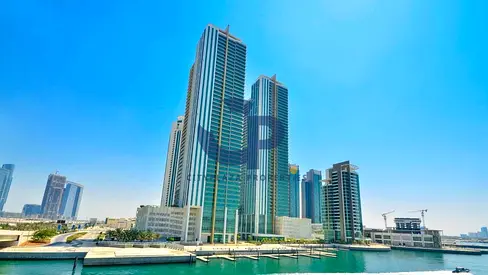 Spacious 3BR APT| Sea View | High Floor