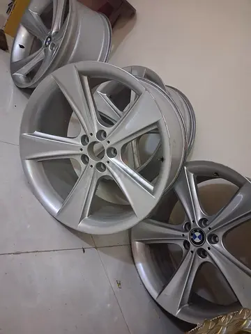 Style 128 alloy wheel