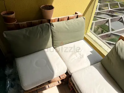 DIY Pallet Sofa with Cushions