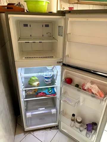 LG double -door stainless steel refrigerator - good condition