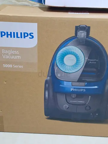 Philips Bagless Vacuum Cleaner (5000 Series) - with box and warratny till may 2027