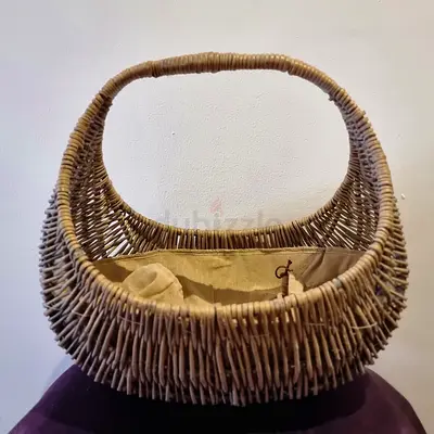 Brand New Rustic Wicker Basket with Burlap Lining – Mirdif