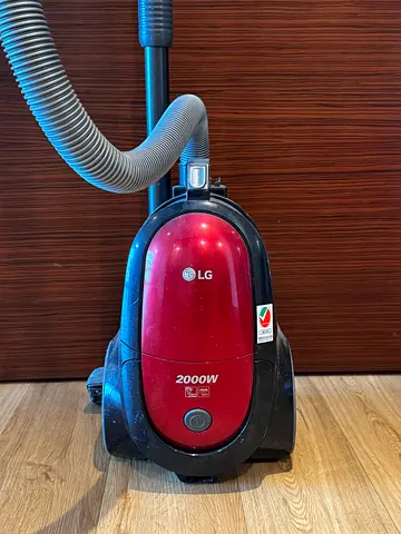 LG 2000W Cylinder Vacuum Cleaner - Good Working Condition