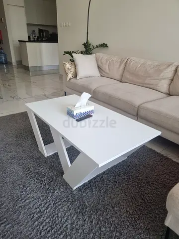 White Modern Geometric Coffee Table - Good Condition (80x120)