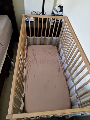 Ikea baby crib Sniglar with mattress