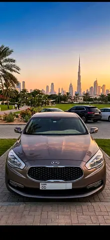 Kia K900 Luxury 2015 - Premium Korean Spec V8 Sedan