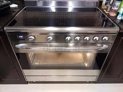 Smeg 5 Burners Full Electric Digital Cooking Range latest version 90cm