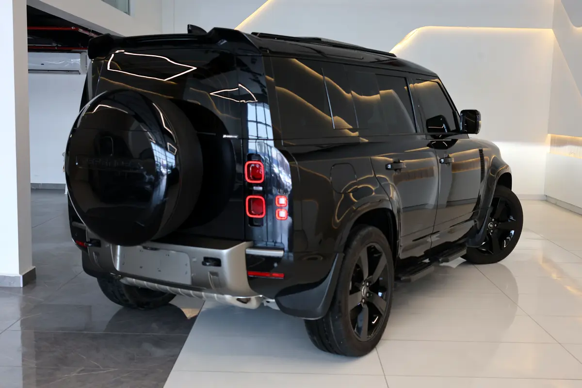 Land Rover Defender 2025