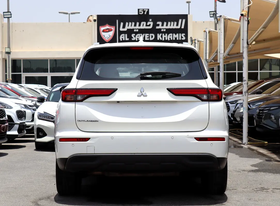 ميتسوبيشي أوتلاندر 2023