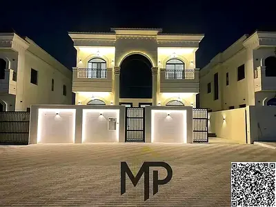 فيلا كلاسيكية تحتوي على 5 غرف نوم رئيسية وحمام سباحة في موقع متميز مقابل المسجد والشارع الرئيسي مباشرة.