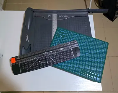 Paper trimmer, rotary cutter and A4 cutting mat - office craft set