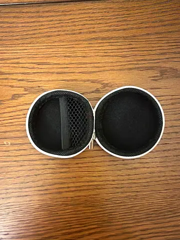 Small round zip travel case for earbuds/earphones (used)