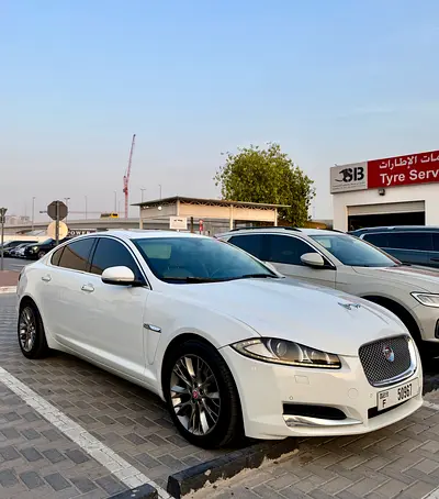 Jaguar XF 2015 Luxury GCC Specs