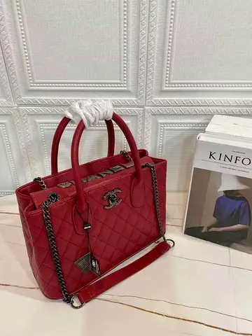 Chenal Red Quilted Leather Handbag with Chain Strap master Qality more colors available