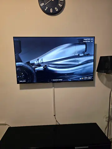 Tcl 55" LED Smart TV - Good working condition, wall-mounted