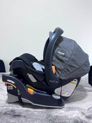 Chicco Infant car seat with base