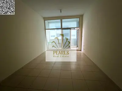 Luxury 1-bedroom apartment in Ajman One, Al Rashidiya 3. Spacious layout, master bedroom, 2 bathrooms, balcony, premium finish, AED 35k/year, 4 paymen