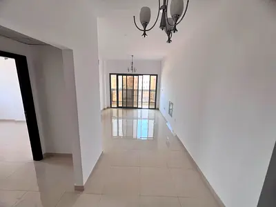 اختيار رائع للسكن غرفتين وصالة في العالية بالقرب من البيت المتوحد بمساحة واسعة وبلكونة بإطلالة مفتوحة وتكييف مركزي
