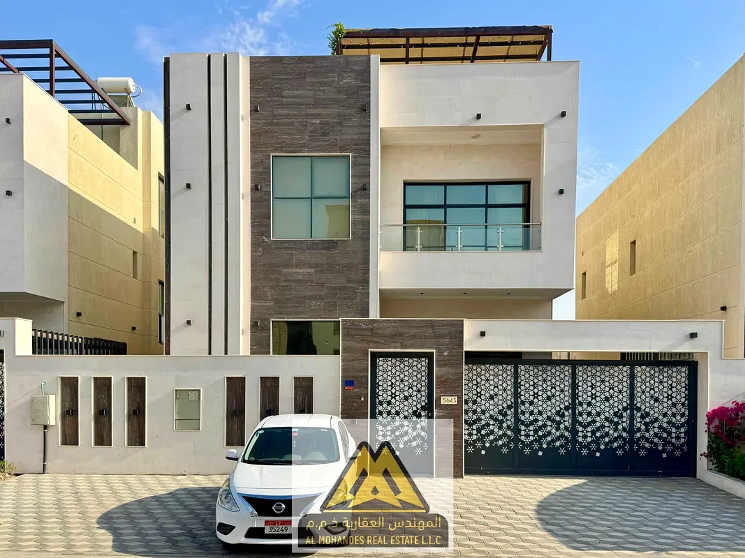 A ready-to-move-in villa suitable for families, featuring spacious areas and an elegant design that provides comfort and privacy.