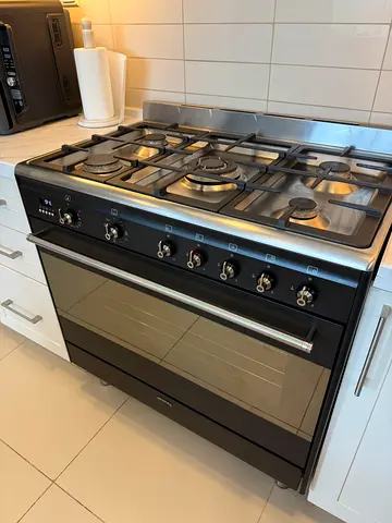 SMEG 90cm Dual Fuel Range Cooker – Excellent Condition!
