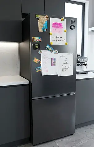 Samsung Bottom Freezer Refrigerator RB30N4050B1 – Excellent Condition