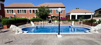 FULLY FURNISHED VILLA WITH PRIVATE GARDEN