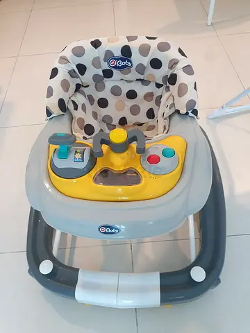 iSbaby baby walker with activity tray - good condition