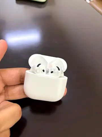 AirPods 4 ANC