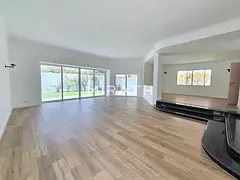 Fully bright| Private Garden| Close to beach