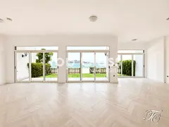 5BR + Maid | Sea &amp; Burj Al Arab View | Vacant