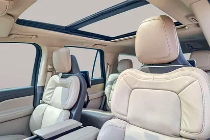 صورة 11 لـ 2022 Lincoln NAVIGATOR