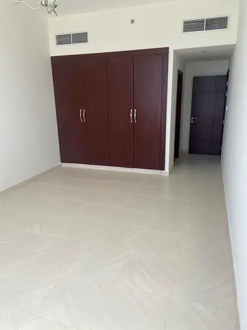 //READY TO MOVE ONE BEDROOM HALL BUILDING//FOR FAMILY ONLY//METRO ACCESSIBLE//KIDS FRIENDLY//