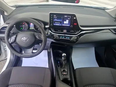 صورة 4 لـ 2023 Toyota C-HR