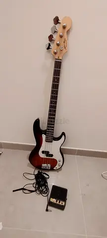 Fender-style Electric Bass Guitar with Amp and Cable - Good Working Condition