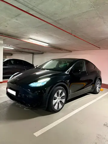 Tesla Model Y Standard 2023 | GCC Specs | Pristine Condition