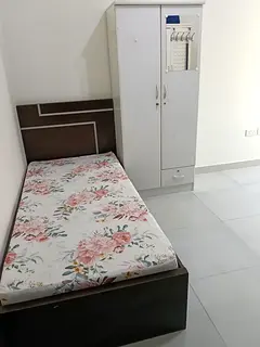 Room sharing - Available for One Male Executive – Immediate Move-In