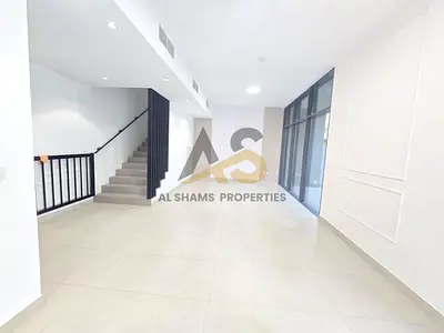 Corner Unit - Spacious & Vibrant - Hot Offer & Ready to Move