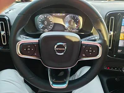 2022 Volvo XC40 — миниатюра 6