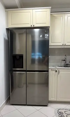 LG Side by Side Double Door Refrigerator with Water /Ice Dispenser / Super Clean and Almost New