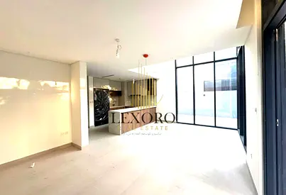 Spacious Family Home | Prime Location | Park View
