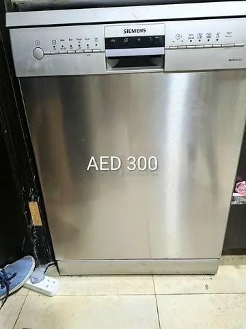 Siemens stainless steel dishwasher - AED 300