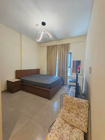 Master room available for rent on sheikh zayed road near emirates tower metro