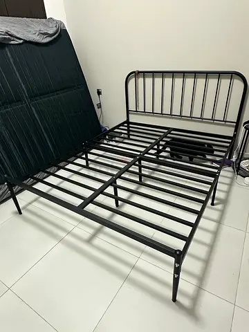 Classic Metal Platform Bed Frame - King Size (Good Condition)