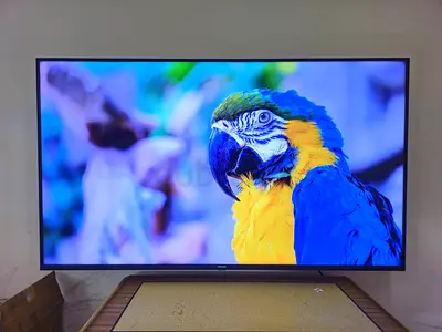 HiSense LED Smart TV - Good Working Condition with box