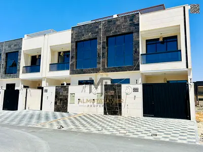 فرصة استثنائية للتملك المباشر من المالك! تاون راقية بتكييف مركزي، أرضي وأول ورووف وارتداد واسع، شاملة رسوم التسجيل ونقل الملكية، مع خصم خاص ومجزٍ للعم