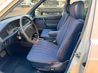 1990 Mercedes-BENZ E-CLASS — миниатюра 11
