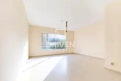 Spacious |12 Cheques | Single Row | Corner Block