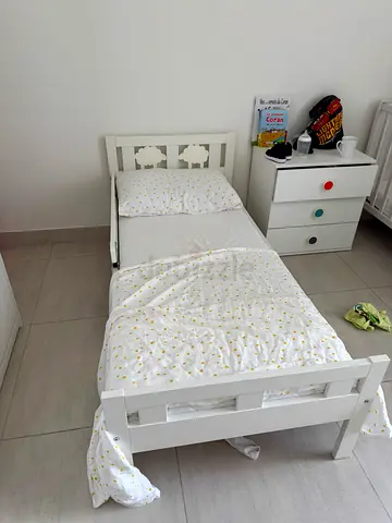 White toddler/children single bed with mattress and bedding